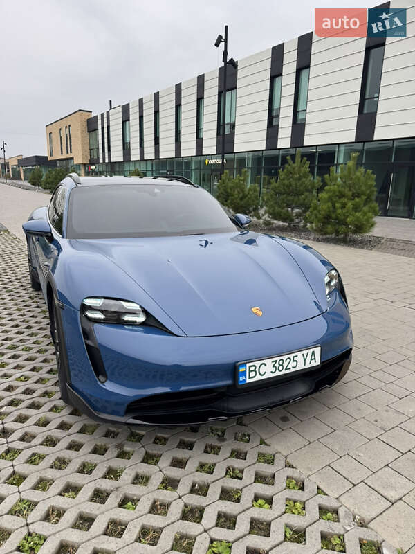 Универсал Porsche Taycan Cross Turismo 2023 в 