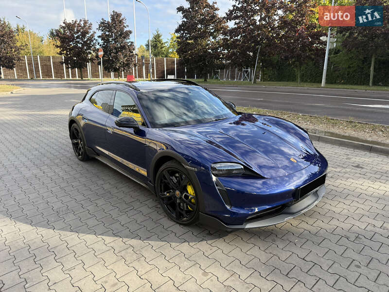 Porsche Taycan Cross Turismo 2022