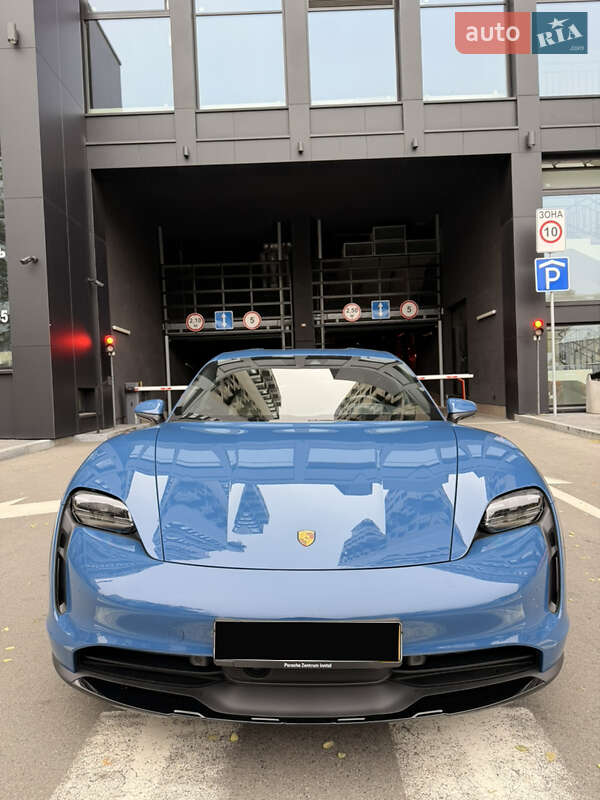Универсал Porsche Taycan Cross Turismo 2023 в Киеве