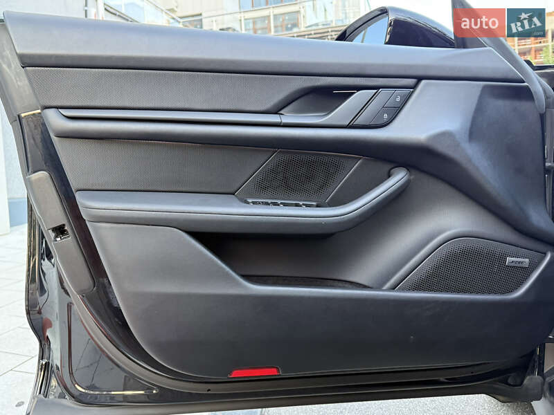 Універсал Porsche Taycan Cross Turismo 2023 в Києві
