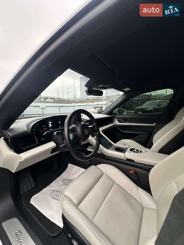 Универсал Porsche Taycan Cross Turismo 2021 в Киеве фото 23 Универсал Porsche Taycan Cross Turismo 2021 в Киеве