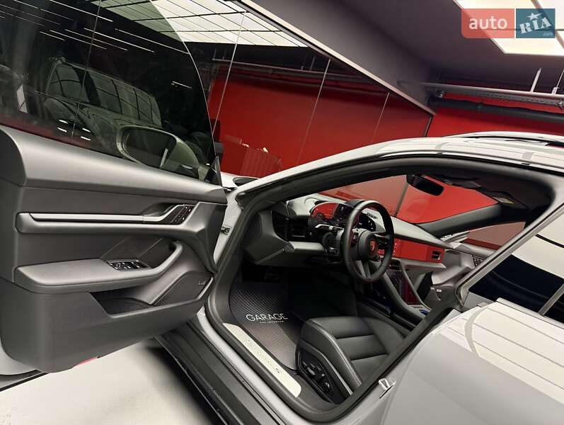 Універсал Porsche Taycan Cross Turismo 2023 в Києві