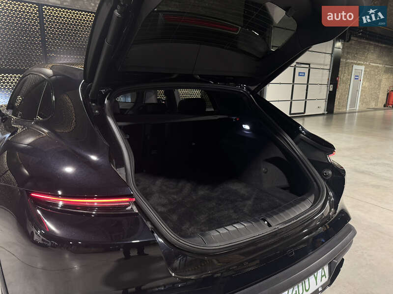 Универсал Porsche Taycan Cross Turismo 2021 в Луцке