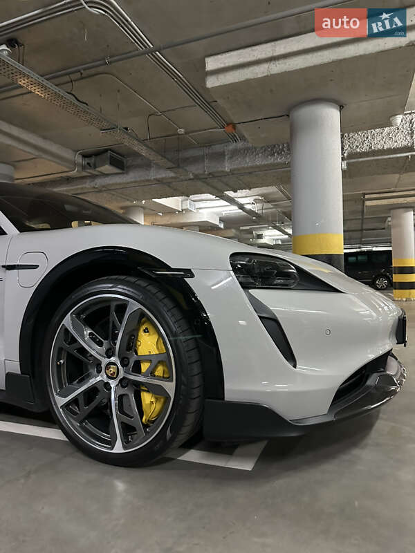 Универсал Porsche Taycan Cross Turismo 2023 в Киеве