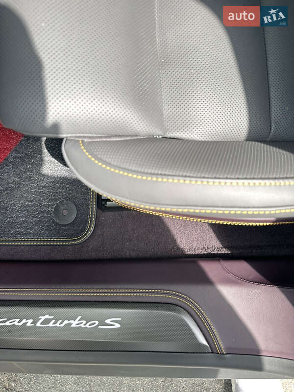 Универсал Porsche Taycan Cross Turismo 2023 в Киеве