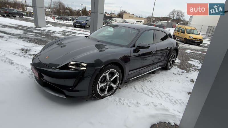 Porsche Taycan Cross Turismo 2021