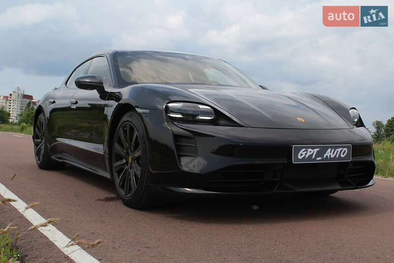 Porsche Taycan Sport Turismo 2024