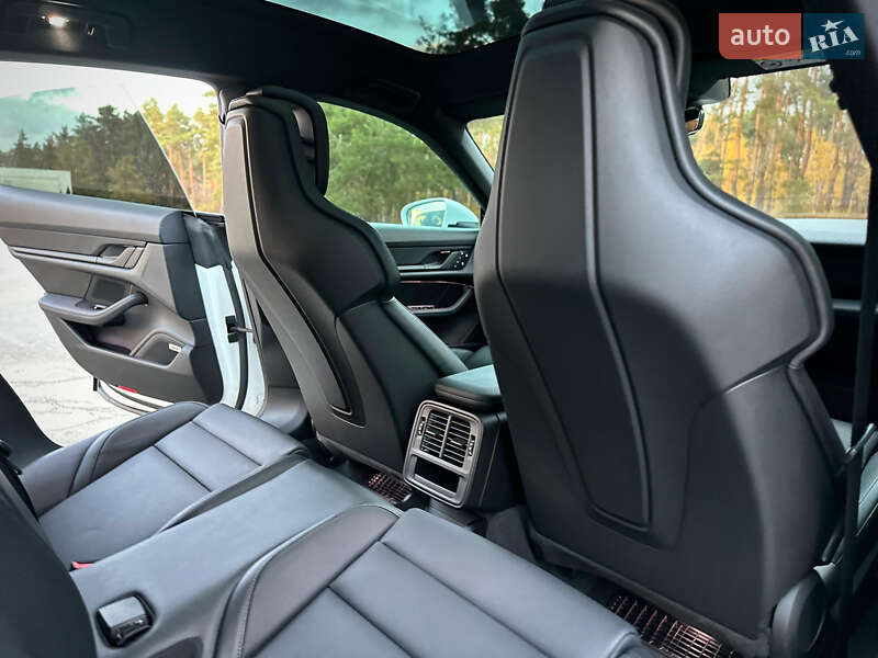 Універсал Porsche Taycan Sport Turismo 2023 в Києві фото 80 Універсал Porsche Taycan Sport Turismo 2023 в Києві