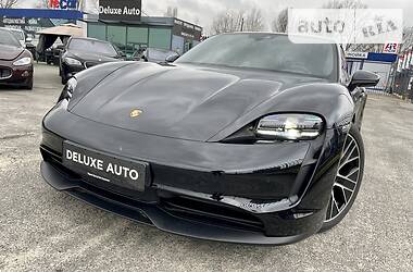 Седан Porsche Taycan 2020 в Киеве