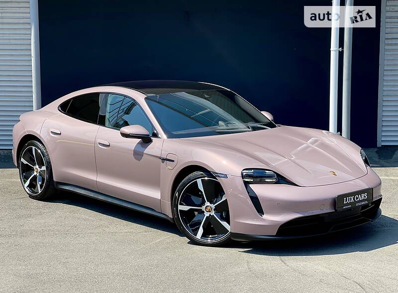 Седан Porsche Taycan 2020 в 