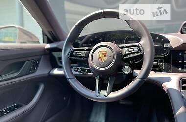 Седан Porsche Taycan 2020 в 