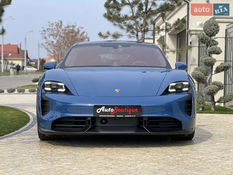 Porsche Taycan 2021