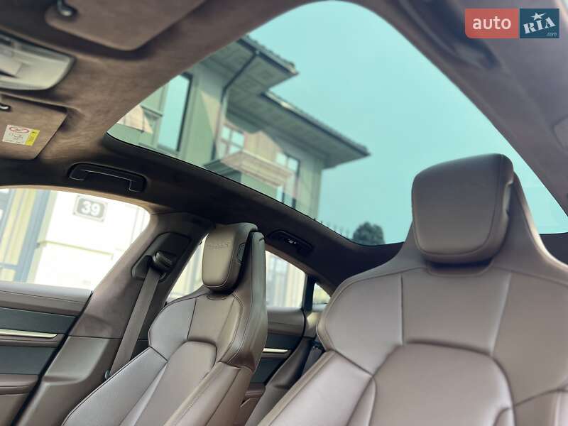 Седан Porsche Taycan 2021 в Одессе