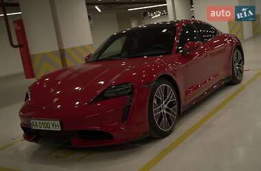 Седан Porsche Taycan 2020 в 