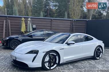 Седан Porsche Taycan 2020 в Дніпрі