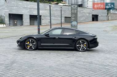 Седан Porsche Taycan 2021 в Киеве