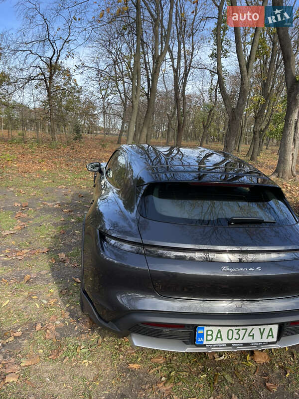 Седан Porsche Taycan 2021 в Кропивницком