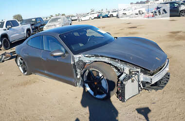 Седан Porsche Taycan 2020 в 