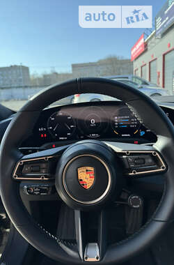 Седан Porsche Taycan 2022 в Тернополе