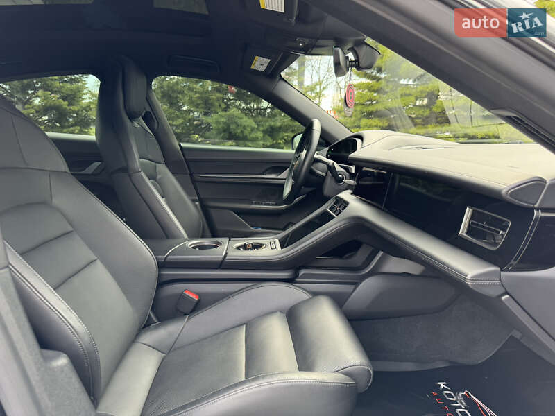 Седан Porsche Taycan 2020 в Одессе