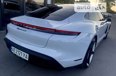 Седан Porsche Taycan 2020 в Дніпрі