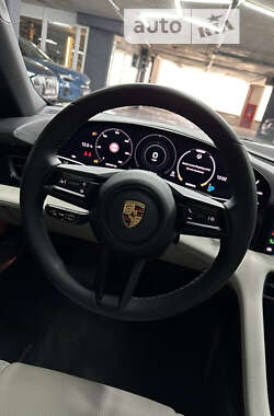 Седан Porsche Taycan 2022 в Одесі