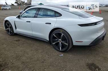Седан Porsche Taycan 2022 в Ровно
