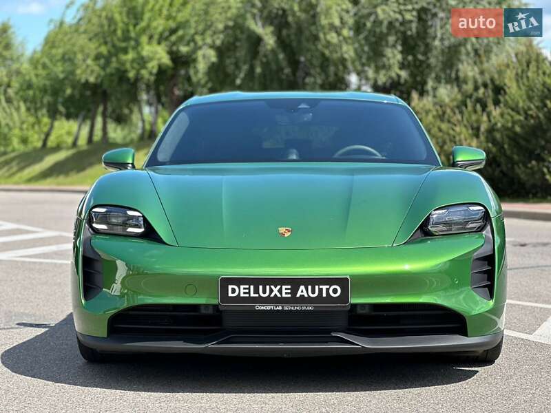 Седан Porsche Taycan 2022 в Києві