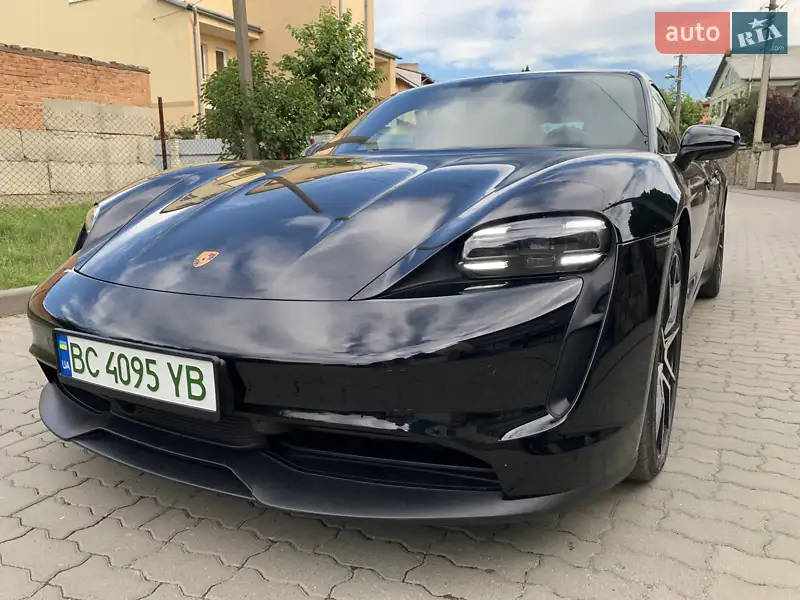 Porsche Taycan 2022