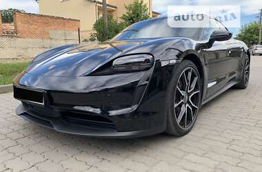 Седан Porsche Taycan 2022 в Львове
