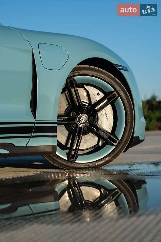 Седан Porsche Taycan 2020 в Полтаве