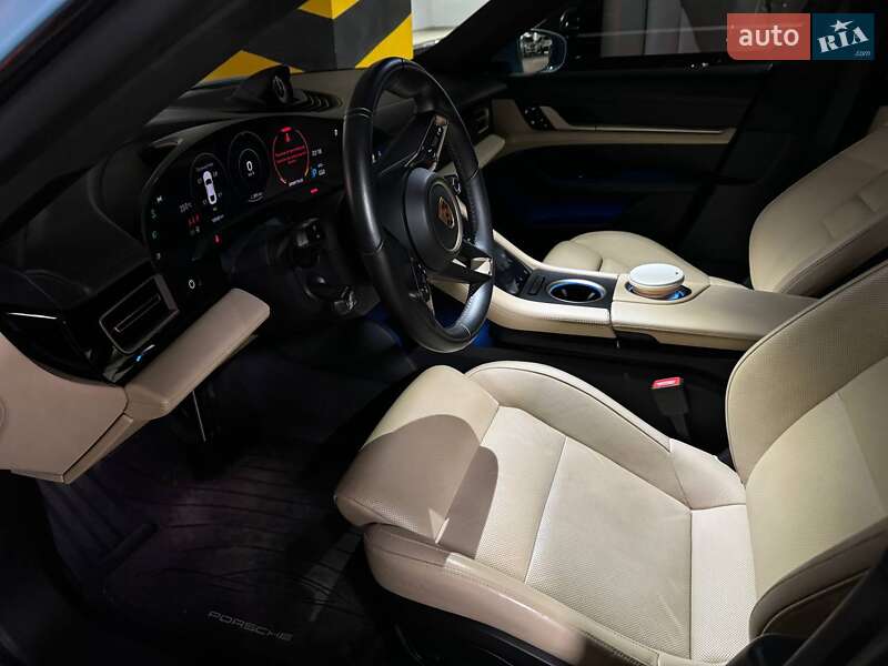 Седан Porsche Taycan 2020 в Полтаве