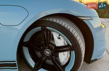 Седан Porsche Taycan 2020 в 
