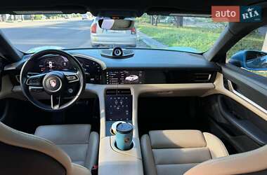 Седан Porsche Taycan 2020 в 