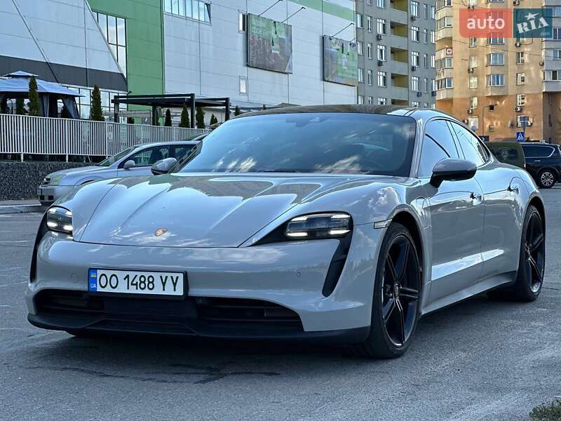 Седан Porsche Taycan 2021 в Києві