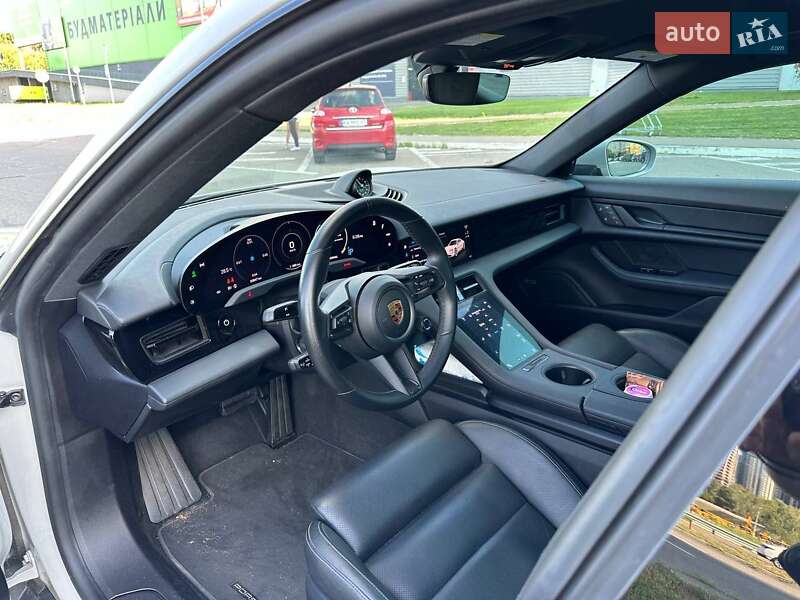 Седан Porsche Taycan 2021 в Києві