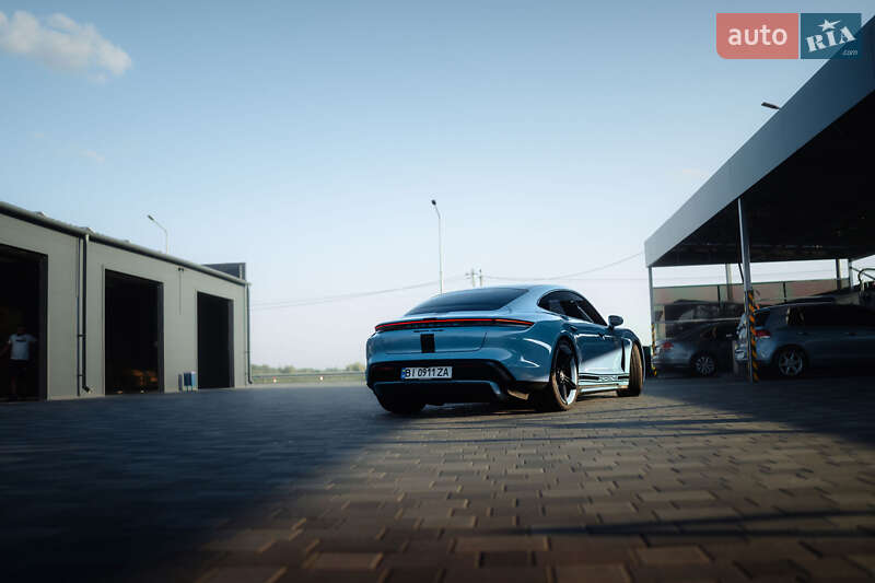 Седан Porsche Taycan 2020 в Полтаве
