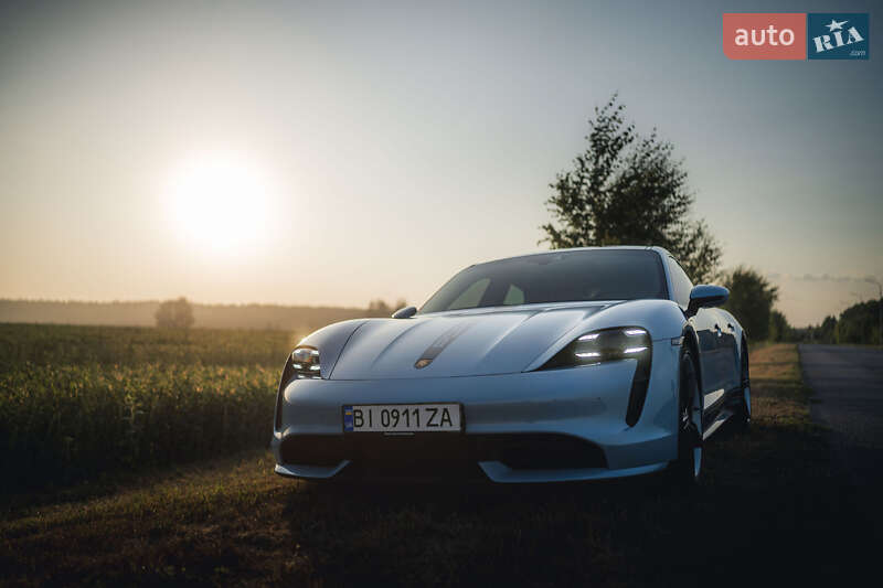 Седан Porsche Taycan 2020 в Полтаве