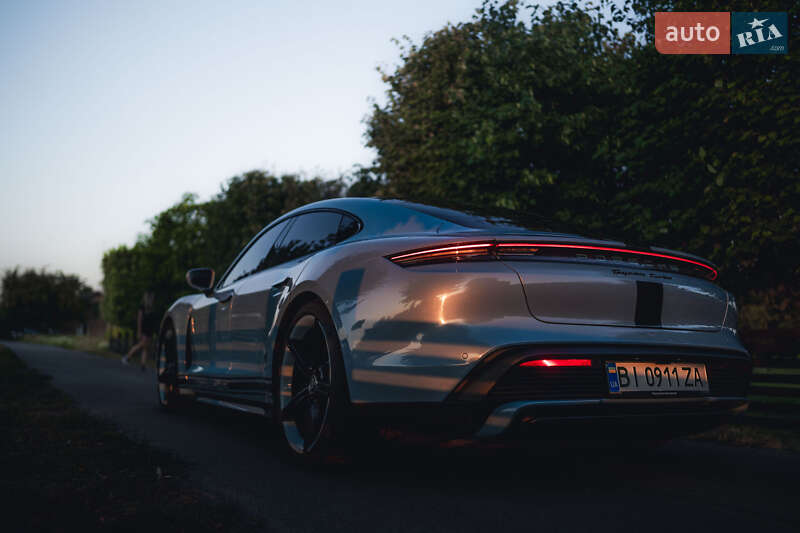 Седан Porsche Taycan 2020 в Полтаве
