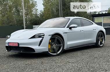 Седан Porsche Taycan 2021 в Киеве