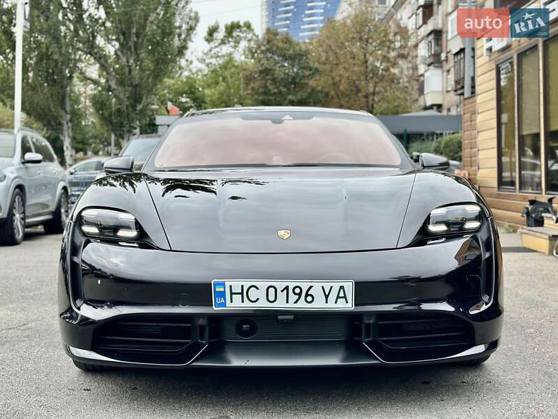 Седан Porsche Taycan 2019 в Києві