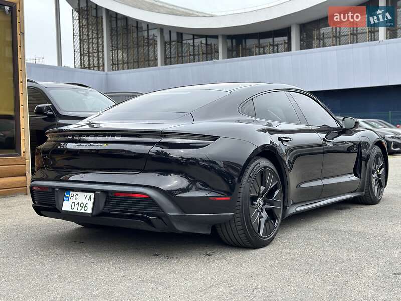 Седан Porsche Taycan 2019 в Києві
