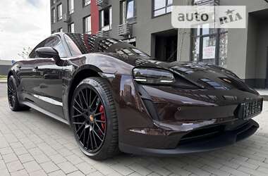 Седан Porsche Taycan 2023 в Киеве