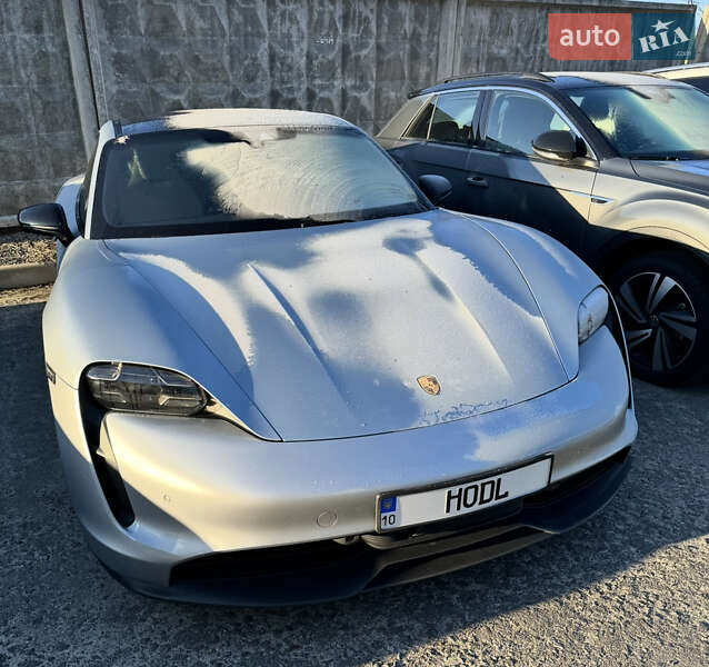 Седан Porsche Taycan 2020 в Киеве