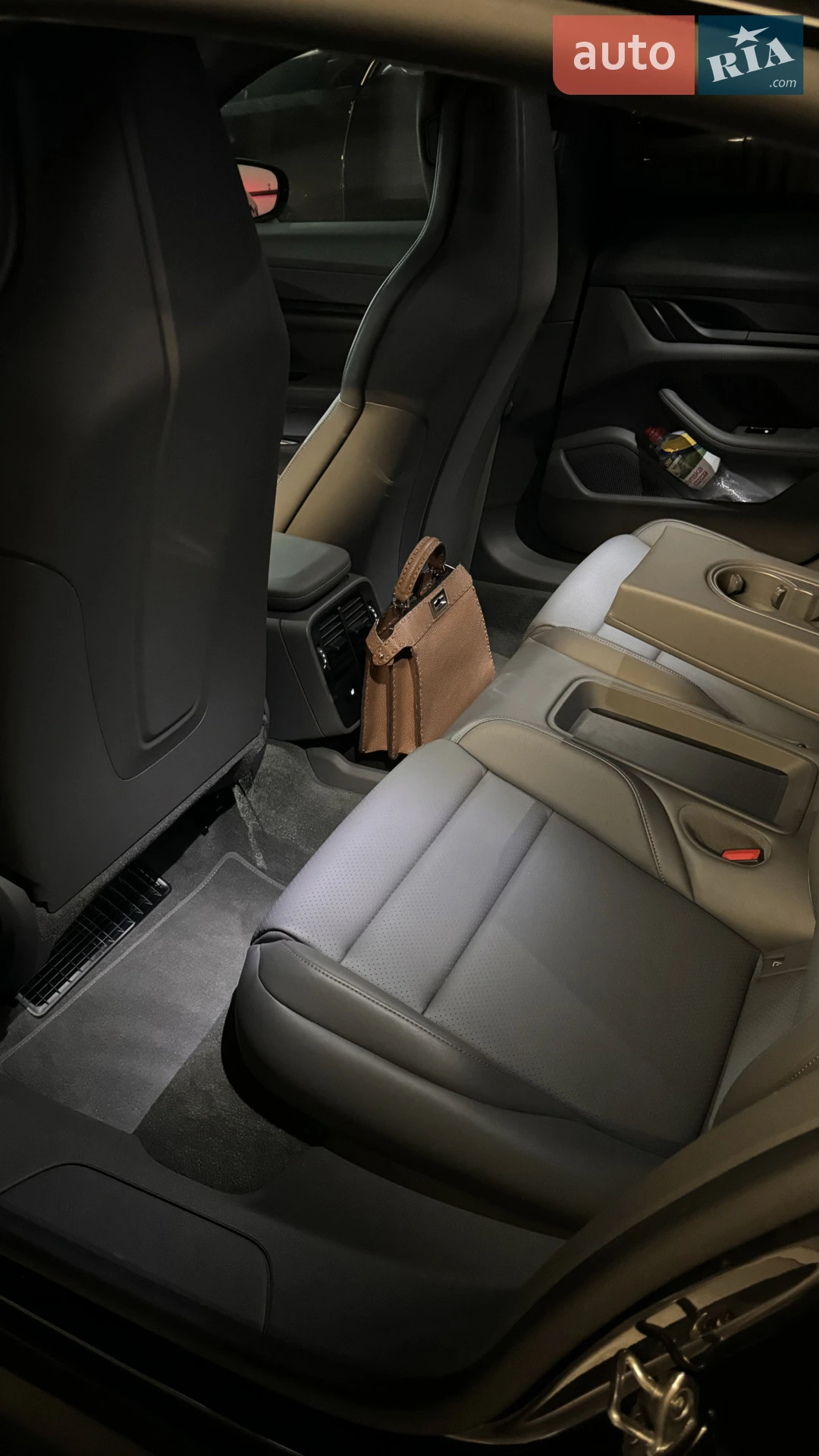 2021 Porsche Taycan - мініатюра 13
