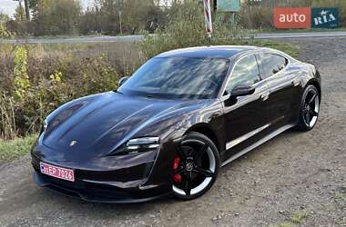 Седан Porsche Taycan 2021 в Києві