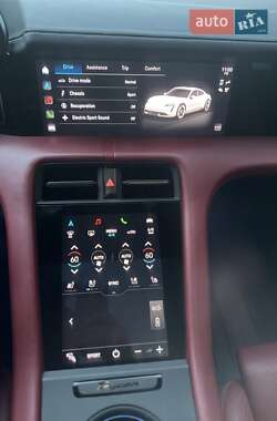 Седан Porsche Taycan 2021 в 