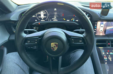 Седан Porsche Taycan 2022 в 