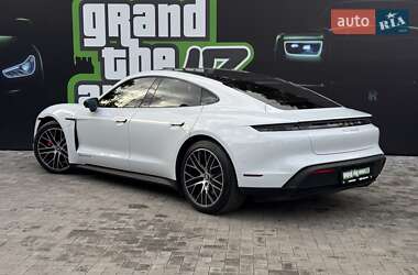 Седан Porsche Taycan 2020 в 