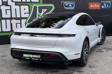 Седан Porsche Taycan 2020 в 